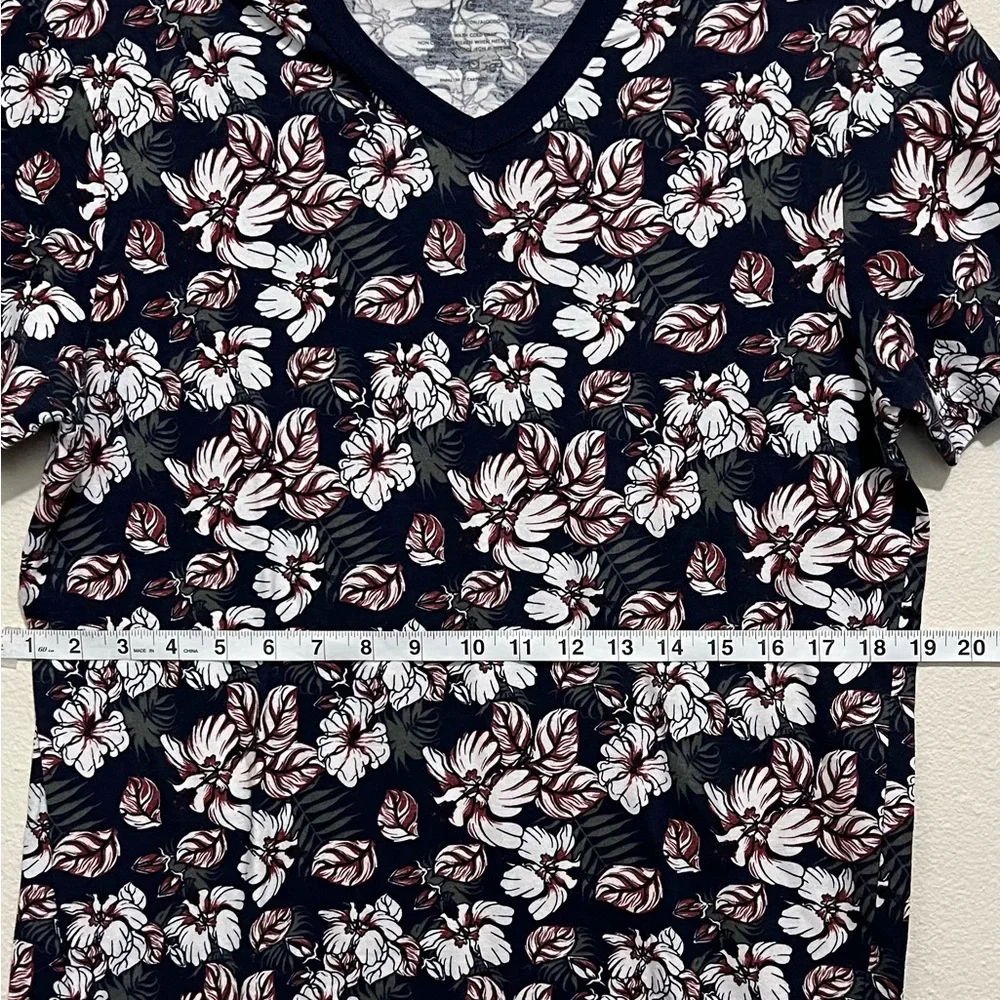 Guess Black and White Floral Short Sleeve Tee - Picture 4 of 7